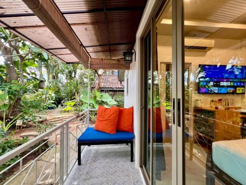 The Snug & The Sierra Airportel near Sea Fire Salt - Anantara Mai Khao Phuket Villas