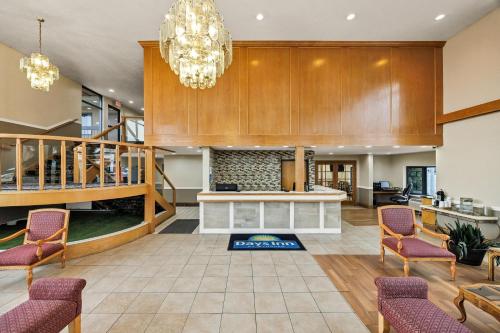 Lobby, Days Inn & Suites by Wyndham Logan in Logan (UT)