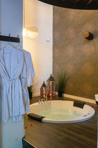 Suites Wellness A Sprimont - Logements Avec Jacuzzi Pour 2 Personnes - Aywaille
