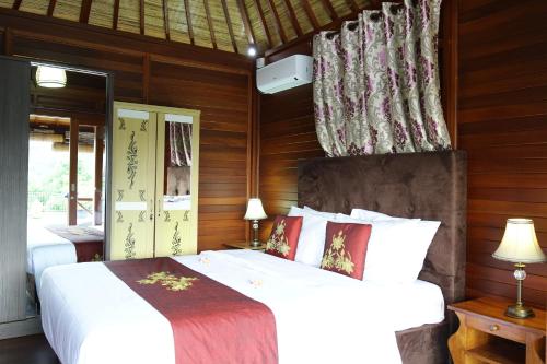 Puri Karang Besakih in เบซากีห์