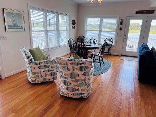 4 bedrooms, 8 beds