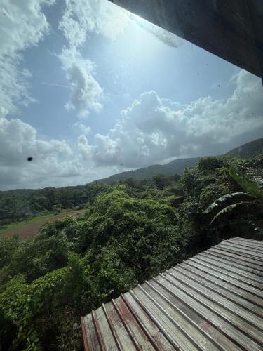Serenity Hills - Luxury Nature Retreat in Chorla