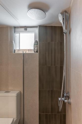 MarMkail contemporary apartment in central location - image 4