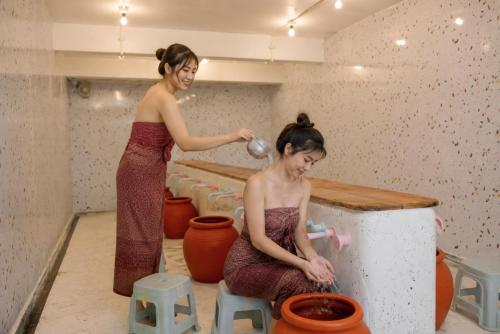 Capsule Hostel and Thai Traditional Bath Bangkok in Khaosan