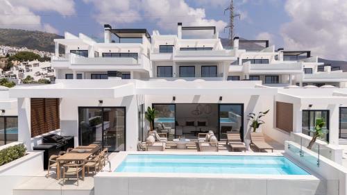 Moana 4 - Luxury Home Private Pool