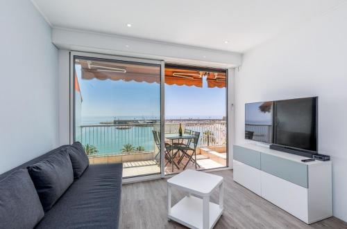 Apartment with large balcony