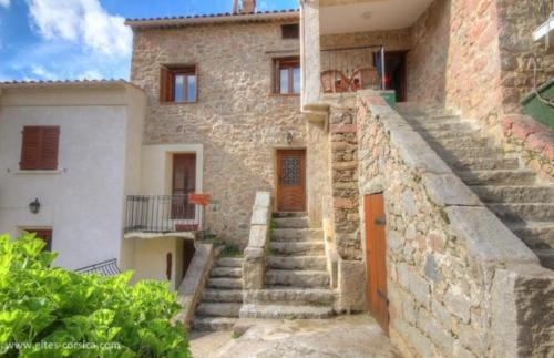 GITE PIAZZA ALLA PIETRA- OTA gîte à louer Porto