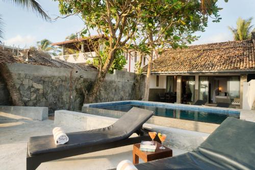 Vue extérieure, Red Parrot Beach Villa with privat swimming pool in Hikkaduwa