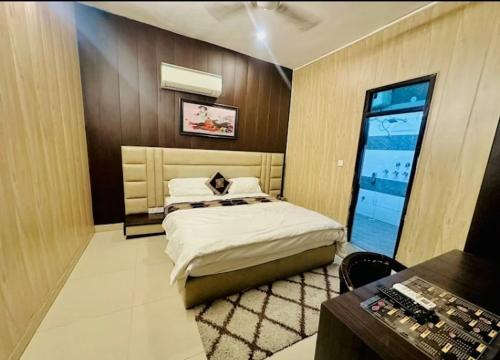 Hotel Bliss - Karnal