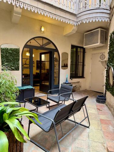 Unique One-Bedroom in Heart of Toulouse Historic Center