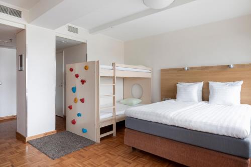 1 queen bed