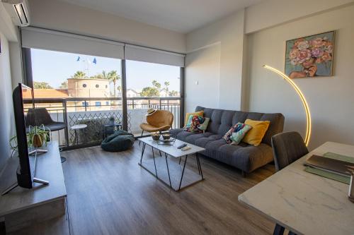 Finikoudes Apartment Seaview - image 3