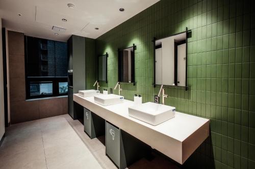 ห้องน้ำ, มงเรฟ กระท่อม (Monrêve Cabins Seoul Gangnam) in โซล