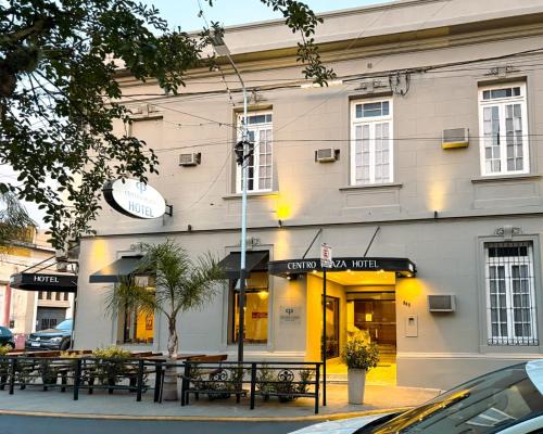 . Centro Plaza Hotel