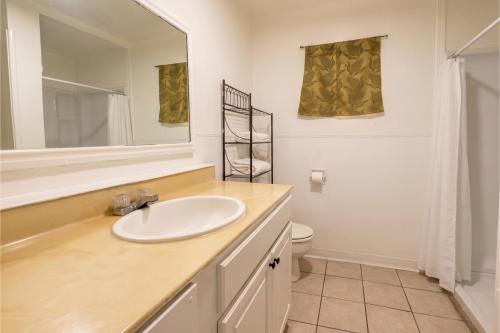 Fürdőszoba, Oak Motel Modesto CA in Modesto (Kalifornia)