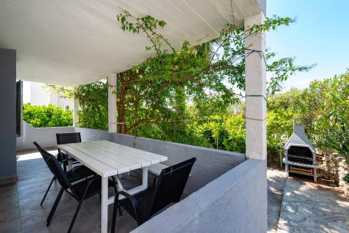 CC Hoolhy Apartment with BBQ - image 3