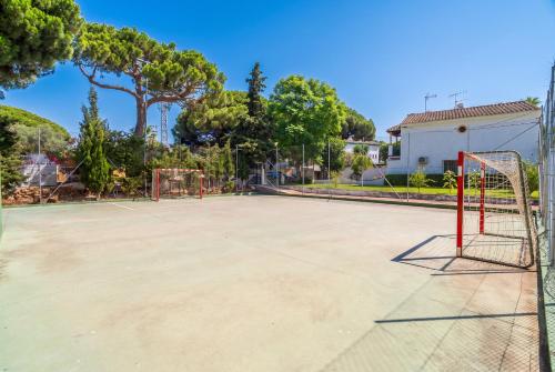 Cubo's El Refugio de Elviria House - image 2
