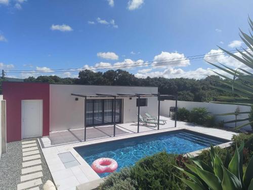 Villa Freires - T0 com piscina na Benedita gîte à louer Benedita