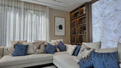 Signature Villa in Palm Jumeirah in The Palm Jumeira