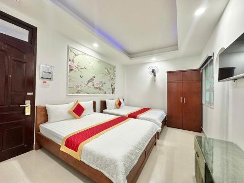 2 queen beds