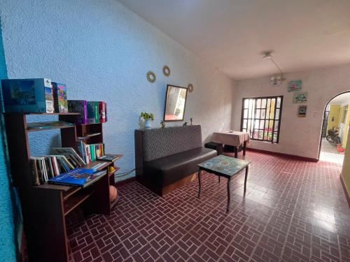 Wayra Hostel Huanchaco in تروجيلو