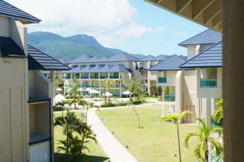 Tropical Luxury Condo - image 4
