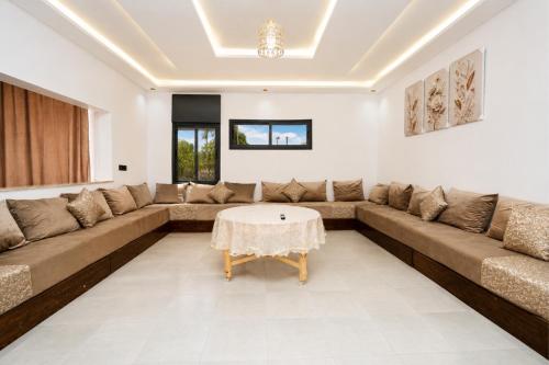 Spacious Villa - 3BR - 2 Living Rooms in Swiss City