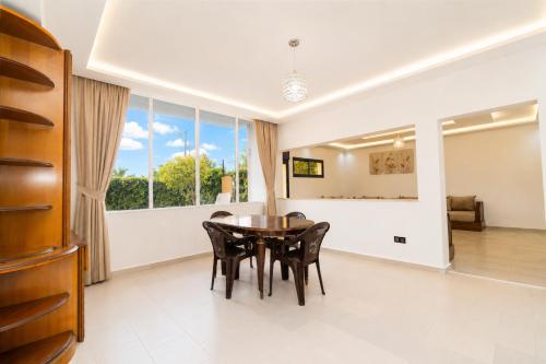 Spacious Villa - 3BR - 2 Living Rooms in Swiss City