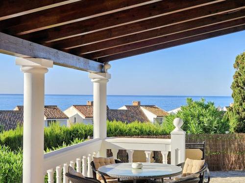 Stunning Spacious Villa with panoramic Sea Views