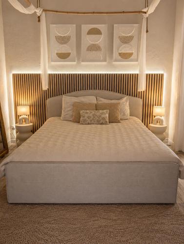 Loveroom - Suite romantique avec balnéo privative- La Calade Alméla