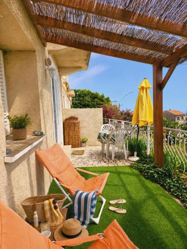 Iekārtas, Appartement A Caserella entièrement rénové avec terrasse et vue panoramique sur mer (Appartement A Caserella entierement renove avec terrasse et vue panoramique sur mer) in Valle-di-Campoloro