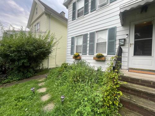 Cozy Quiet Home Self Check-in 20 min to EWR in West Orange (NJ)