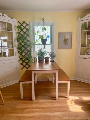 Cozy Quiet Home Self Check-in 20 min to EWR in West Orange (NJ)