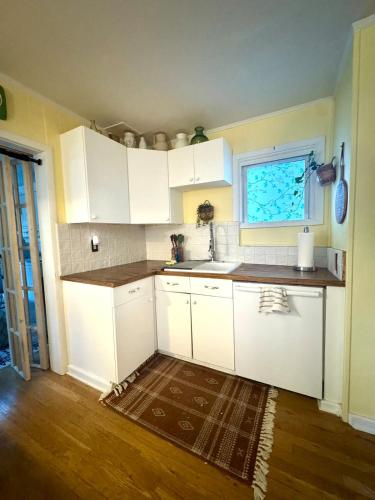 Cozy Quiet Home Self Check-in 20 min to EWR in West Orange (NJ)