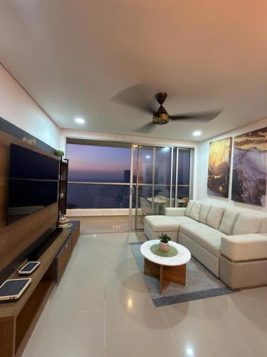Apartamento Moderno y Lujoso con vista al Mar PISO19 - Cerca a la Ciudad Amurallada