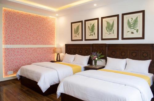 2 twin beds