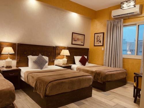 3 twin beds