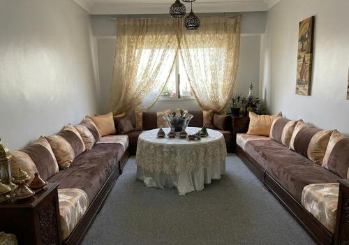 Appartement à peu près 10 mn de la plage et une demie heur verre le stade dhonneur, Casablanca