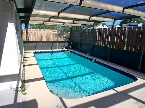 Downtown Private Pool Oasis In Sunshine State