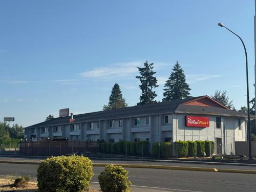 . Red Roof Inn PLUS Centralia