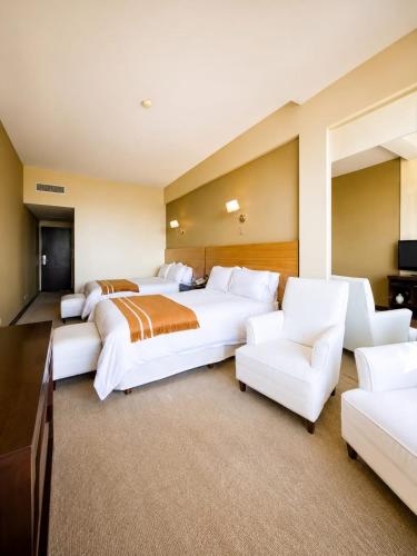 Rayentray grand hotel