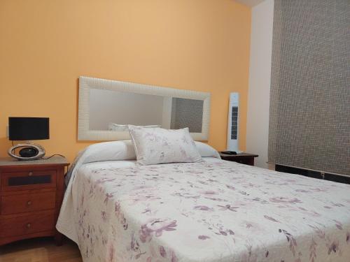 Apartamentos Chevere Naranja con Garaje
