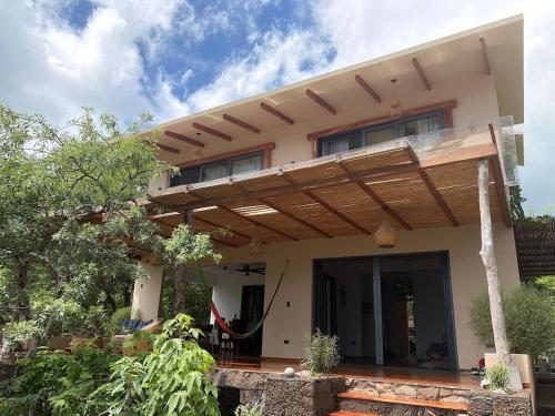 La Orilla Oceanfront House