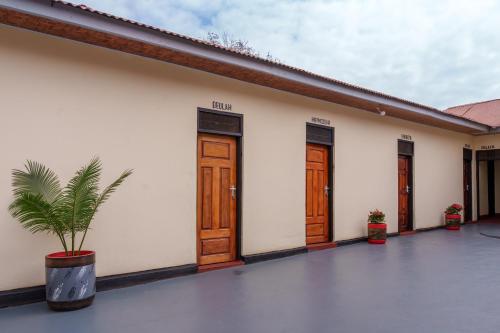 Hotelli välisilme, Elikai Hostels in Weru Weru