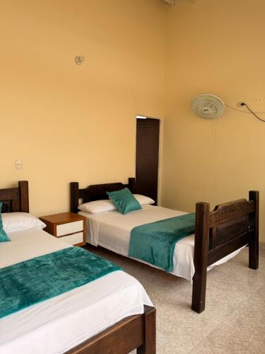 2 double beds