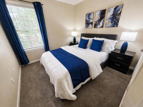 Spacious 3BR Retreat Perfect for Groups Near Downtown