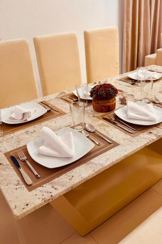 Blue Sapphire Luxury 3 BR apt- Santorini in Kadirana North