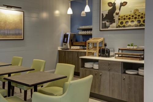 Best Western Plus Vauxhall Hotel - image 4