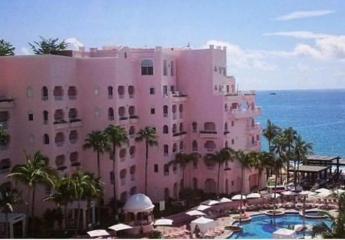 Pueblo Bonito Rose