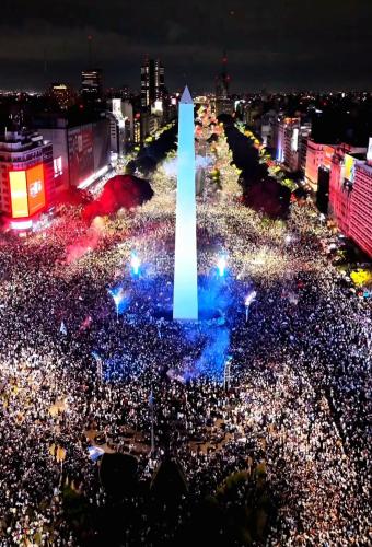 Bright in the city, Obelisco view